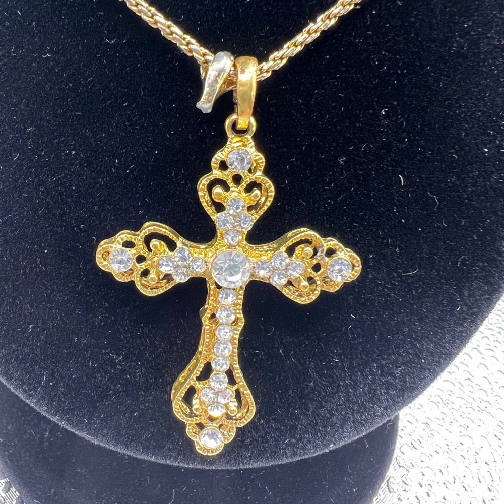 Gold Tone Filigree Cross Pendant Necklace 24” Chain Clear Crystal Rhinestones